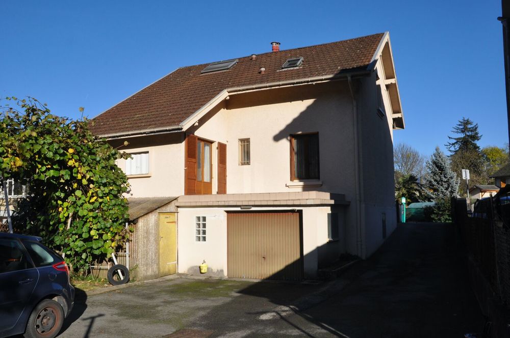 à rénover 136m2, cuisine individuelle, 3chambres, 2alcoves