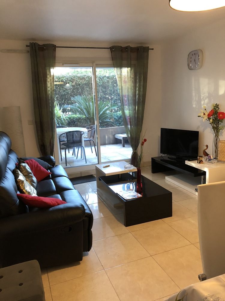 BEL APPARTEMENT 2PIECES TOUT GRAND CONFORT MEUBLE BORD DE