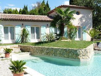 STUDIO INDEPENDANT DANS VILLA