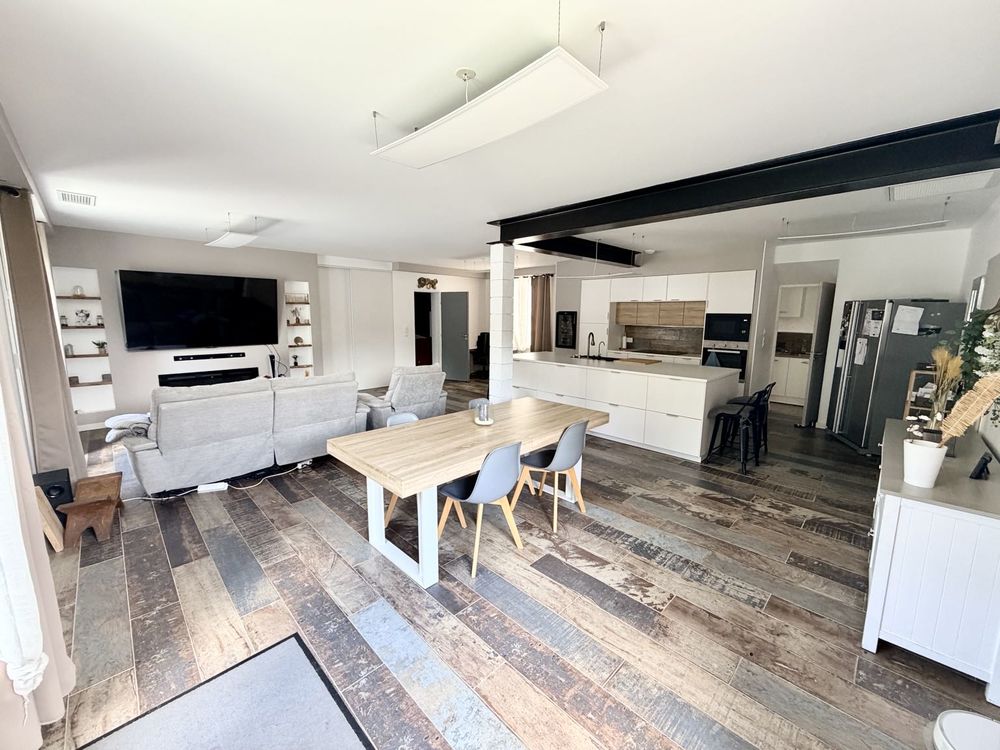 Maison rénovée avec piscine €" 135 m² €" Périgueux canal €" 349 000 €