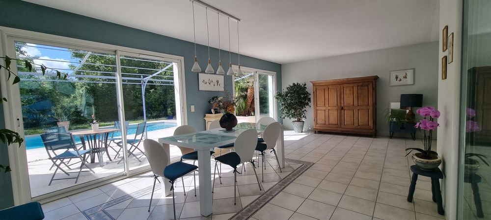 Maison 183m², piscine, proche Royan