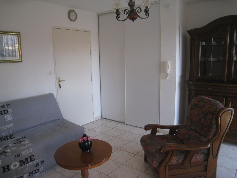 APPARTEMENT T1 30 m2 AVE PARKING PRIVE.
