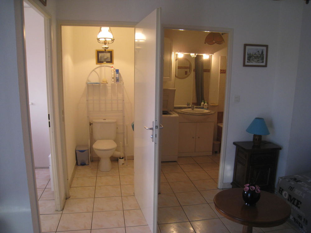 APPARTEMENT T1 30 m2 AVE PARKING PRIVE.