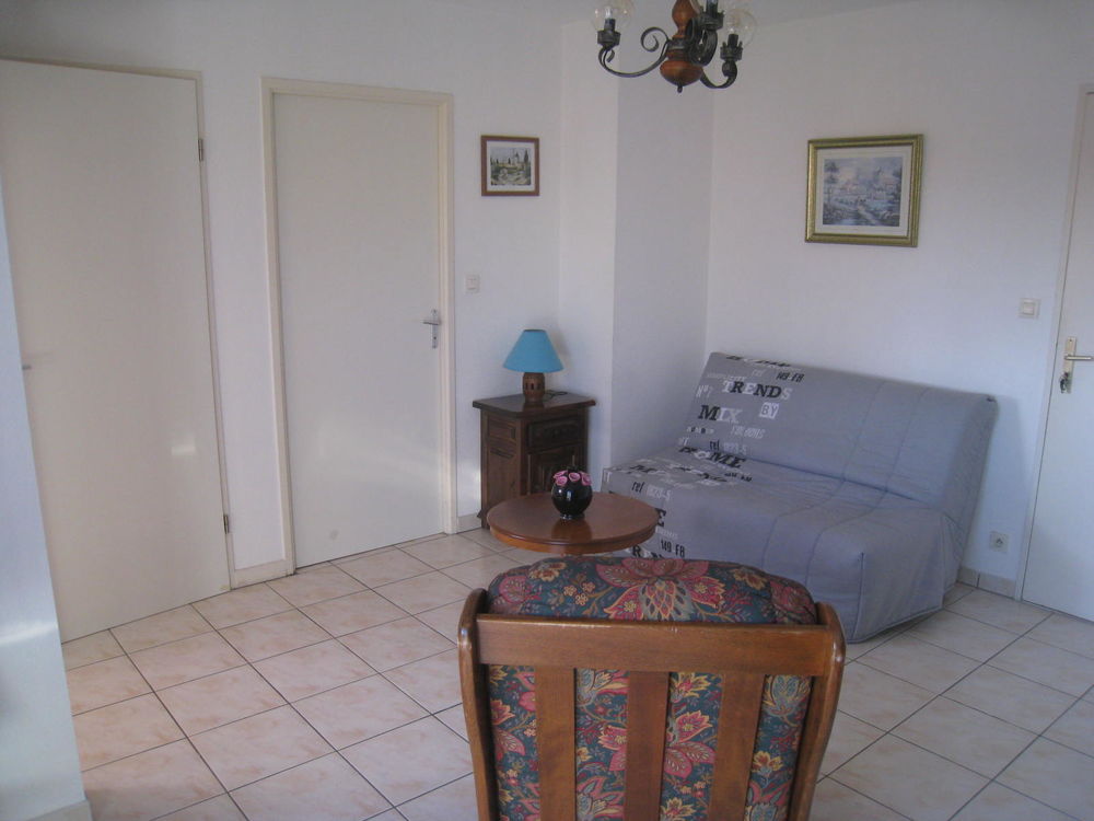 APPARTEMENT T1 30 m2 AVE PARKING PRIVE.