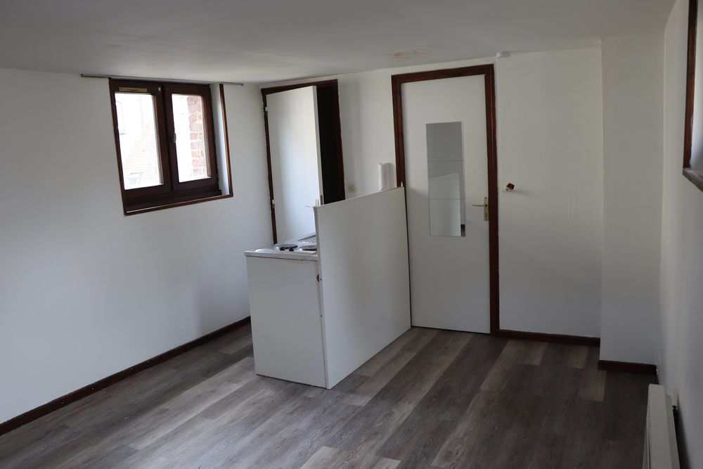 Studio 2ème étage,19m2, rue des Arts ,près Opéra