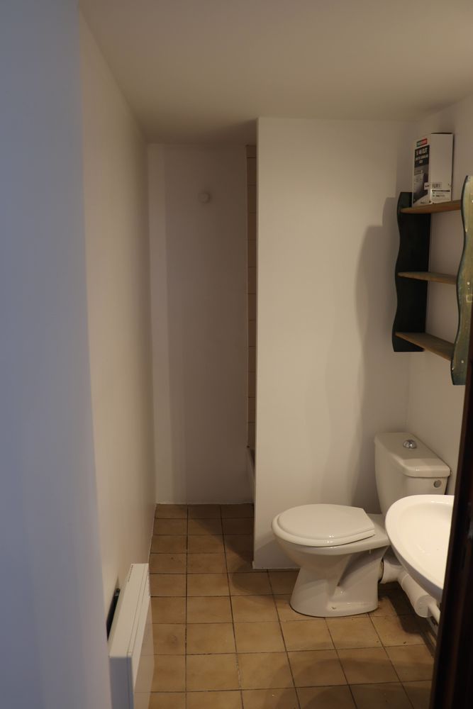 Studio 2ème étage,19m2, rue des Arts ,près Opéra