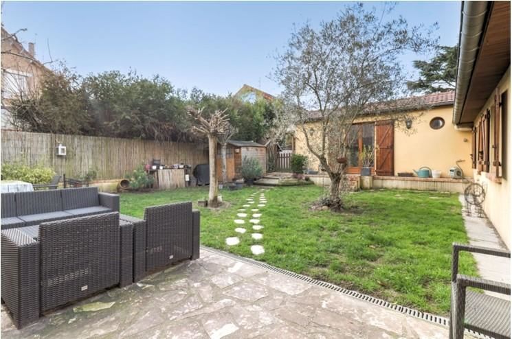 Pour PARTICULIER OU PROFESSIONNEL DE LA SANTE MAISON PLAIN-PIED 160 M2