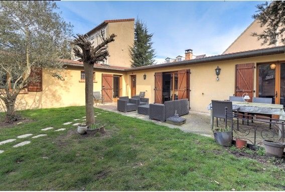 Pour PARTICULIER OU PROFESSIONNEL DE LA SANTE MAISON PLAIN-PIED 160 M2