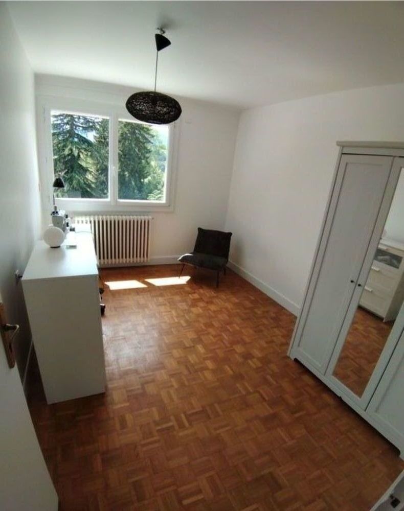 Appartement brié 88m2 + véranda + terrain privatif (1300m2)
