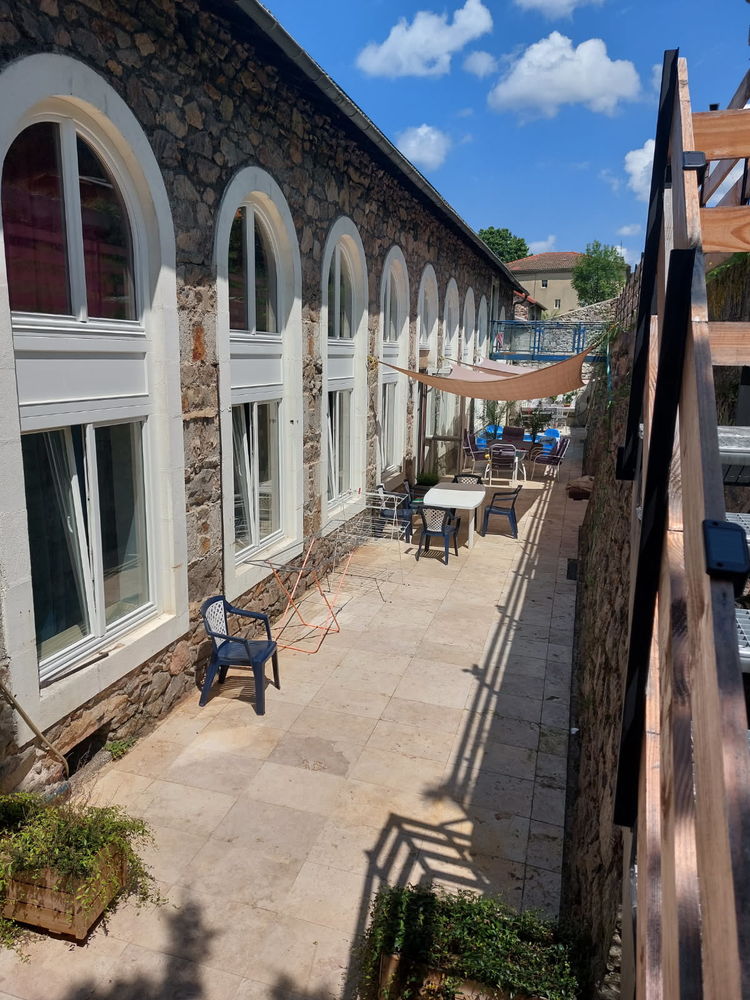 Maison atypique de 440 m² avec grand terrain Fort potentiel