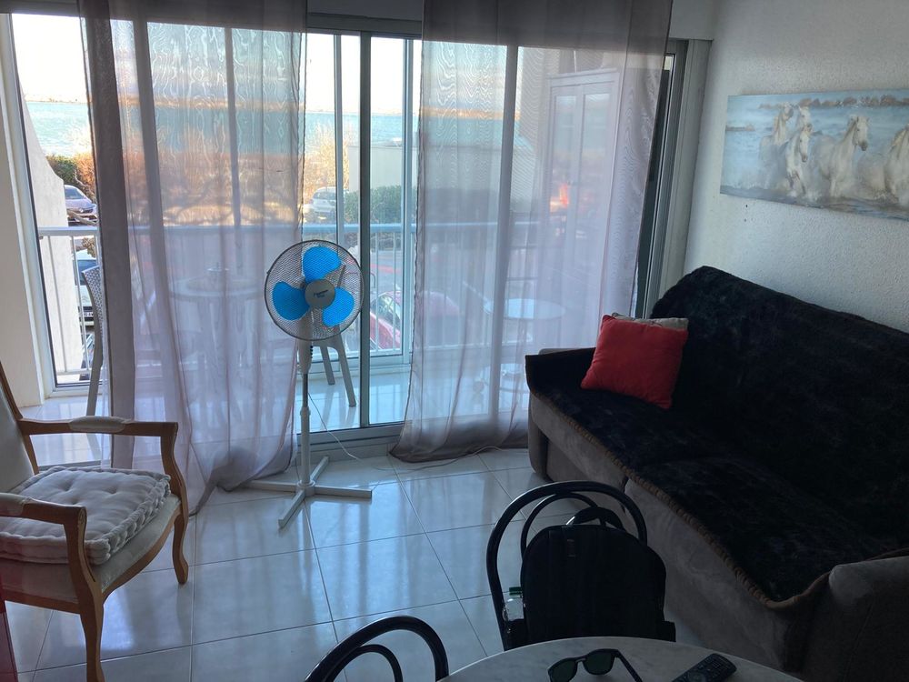 T2 Palavas vue sur les étangs 120 m de la plage rive droite