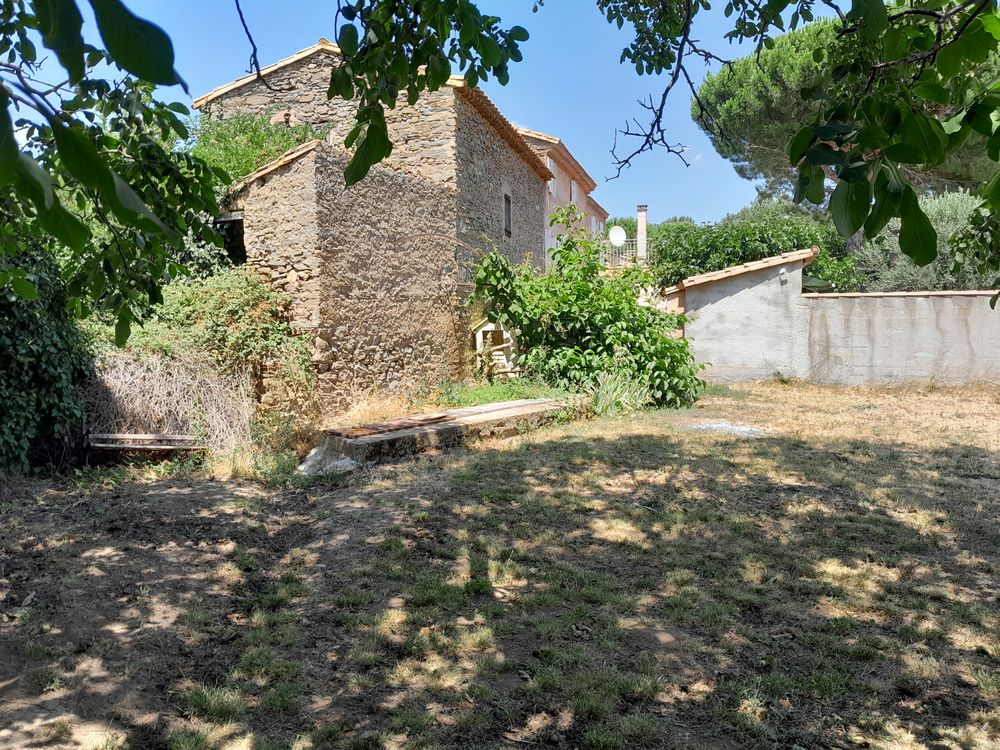 Maison de campagne rénovée en pierre au calme ( 14453 m2 )