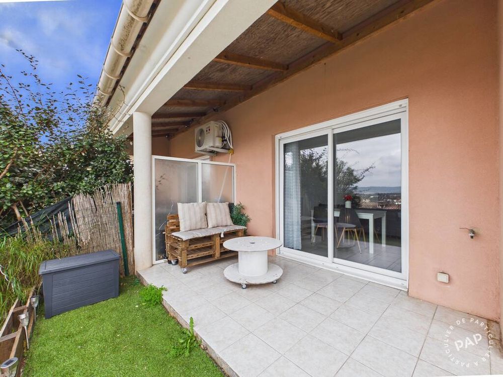 VAR maison T3 avec petit jardin et parking