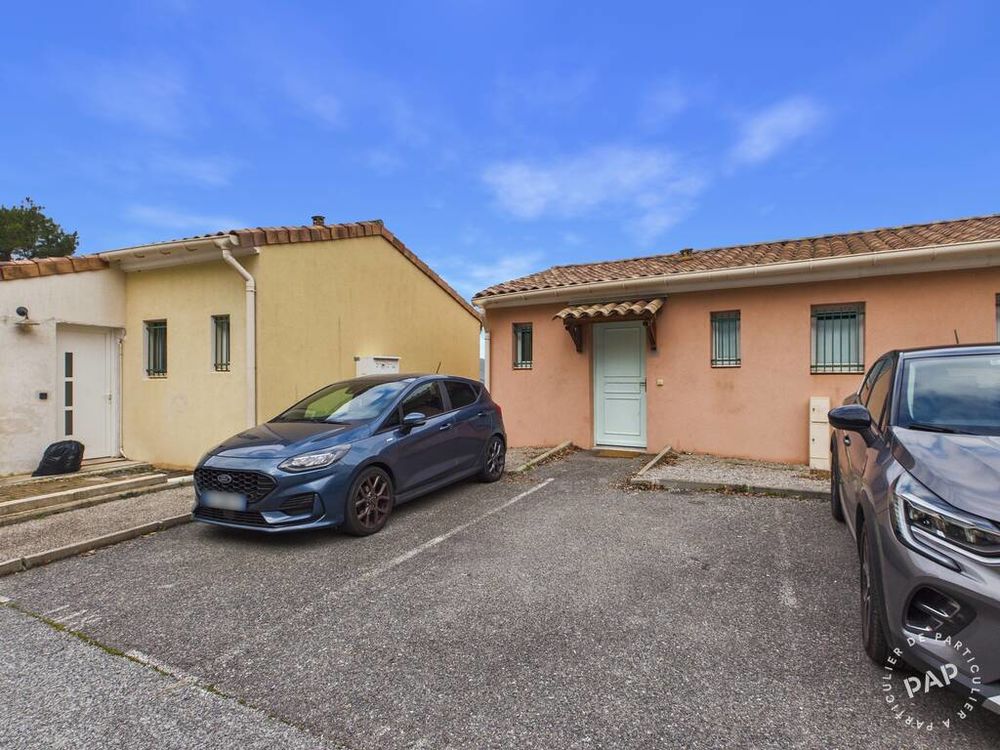 VAR maison T3 avec petit jardin et parking