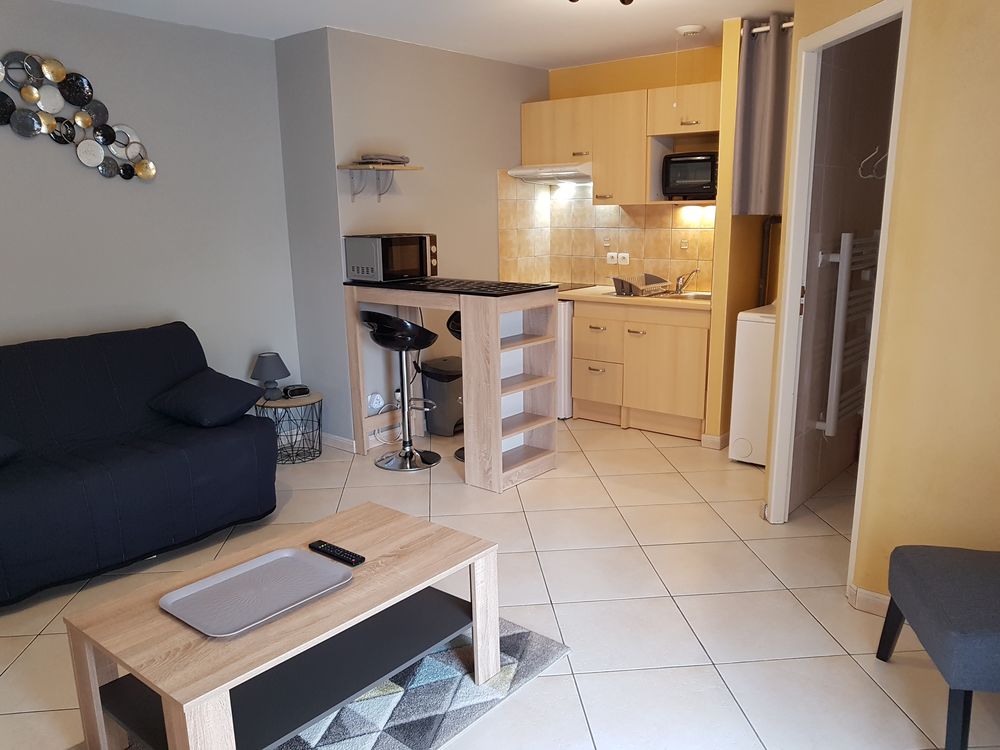 Joli studio avec parking dans résidence sécurisée