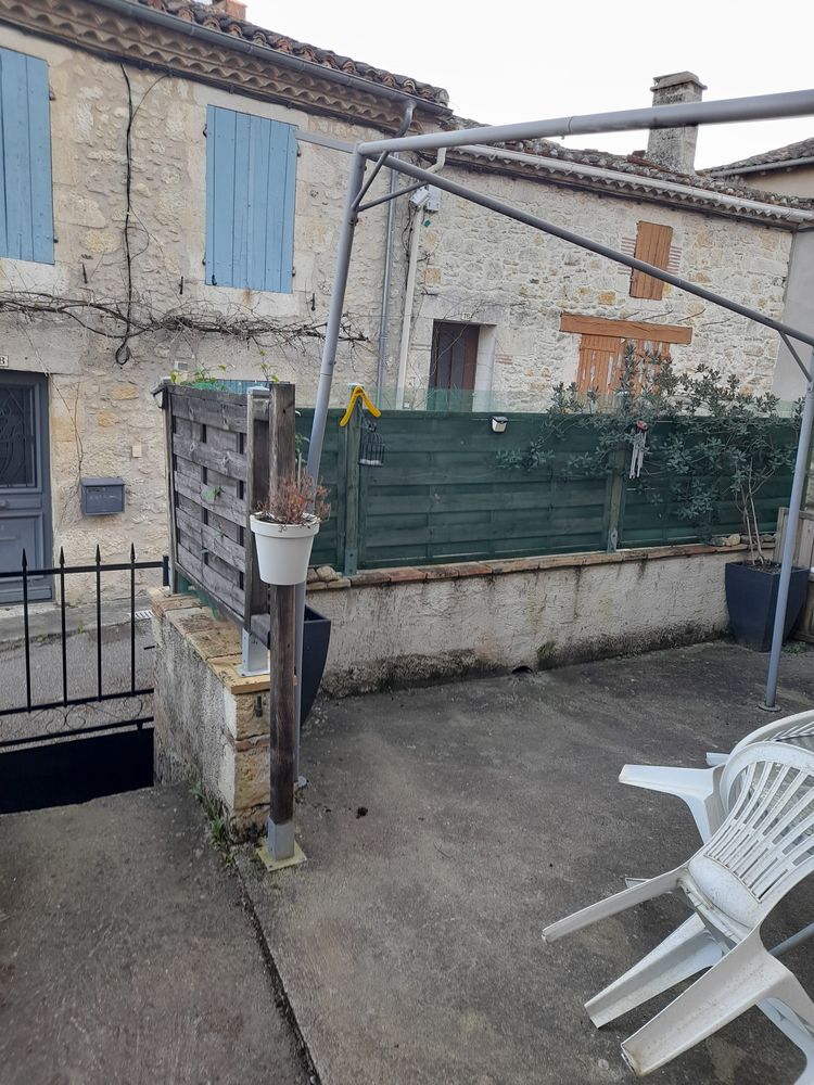 Bonjour, Maison de village et appartement meublé