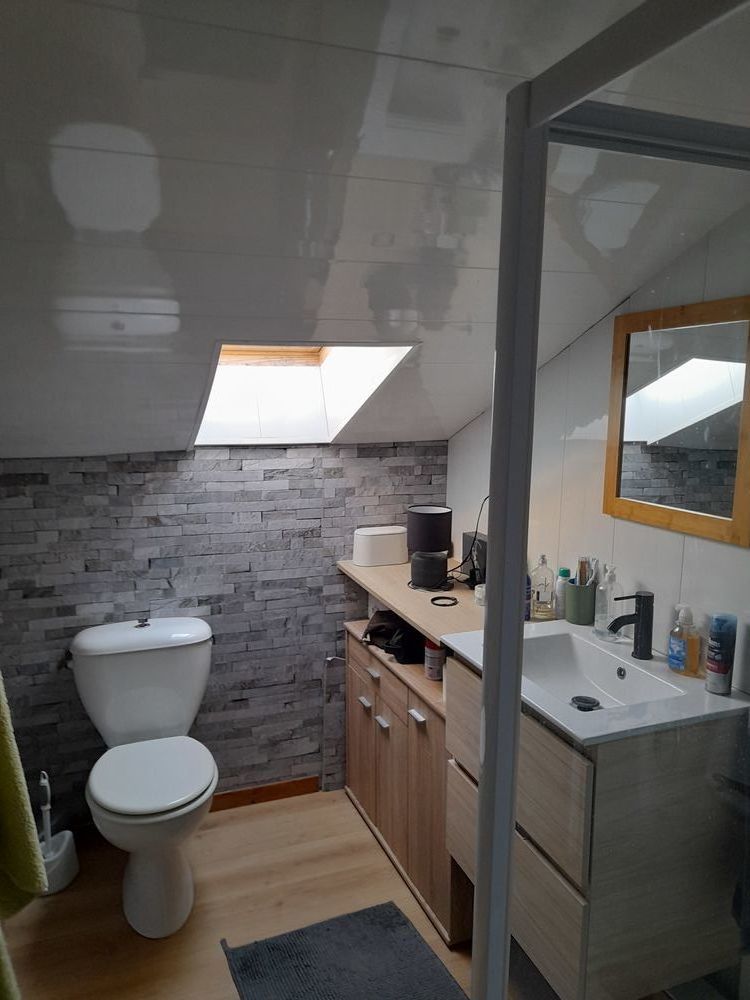 Bonjour, Maison de village et appartement meublé