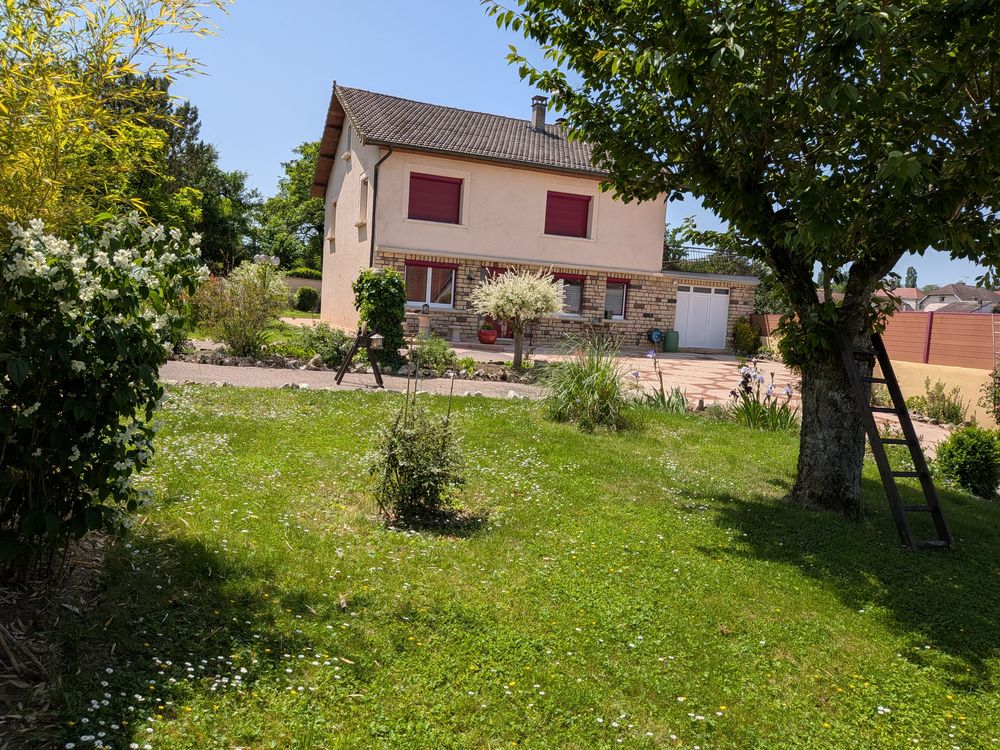 MAISON -F8-200M²-5 Chambres-1 500M²-250 000€-VITREY / MANCE