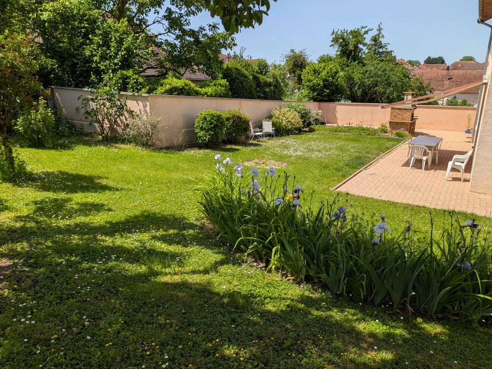 MAISON -F8-200M²-5 Chambres-1 500M²-250 000€-VITREY / MANCE