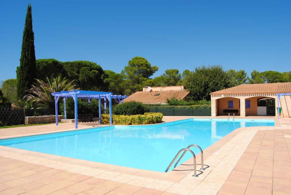 Maison dans résidence sécurisée avec piscine