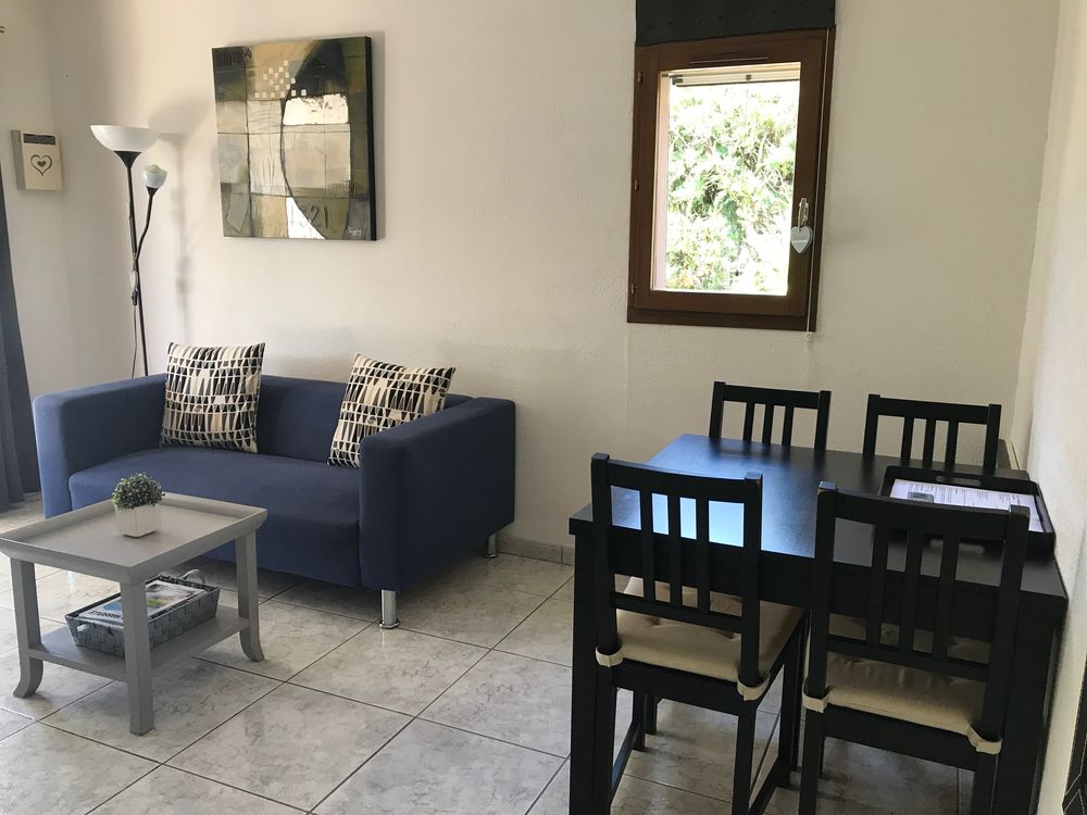 Maison dans résidence sécurisée avec piscine