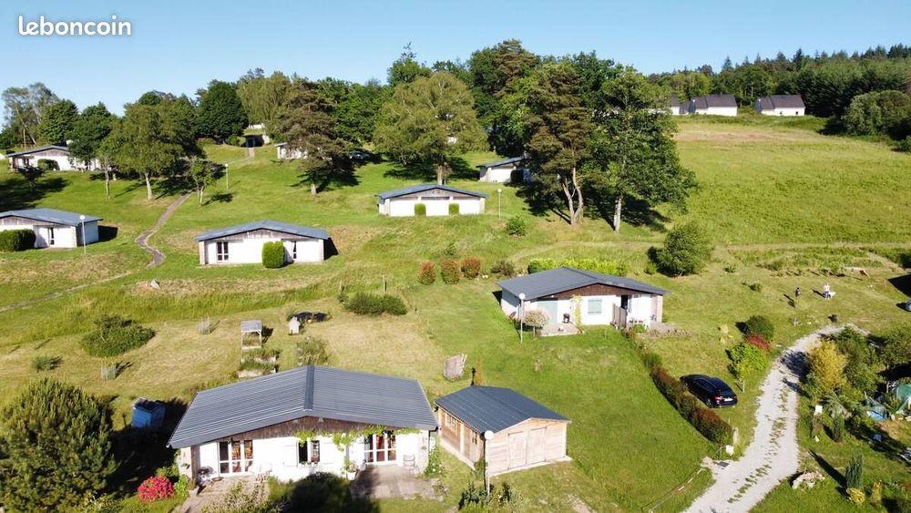 Pavillon avec vue et terrain au calme en Corrèze