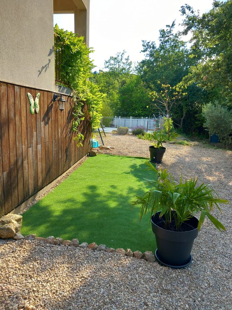 Maison 135m2 Esparron de Pallières.