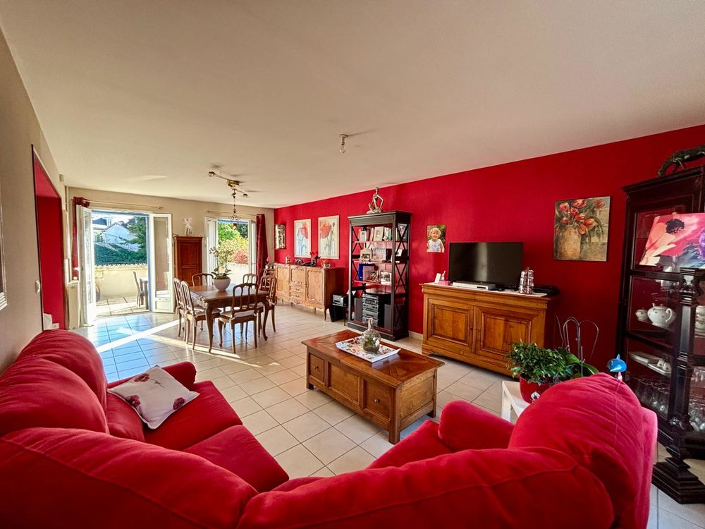 Maison familiale, 2 garages, Les Martraits