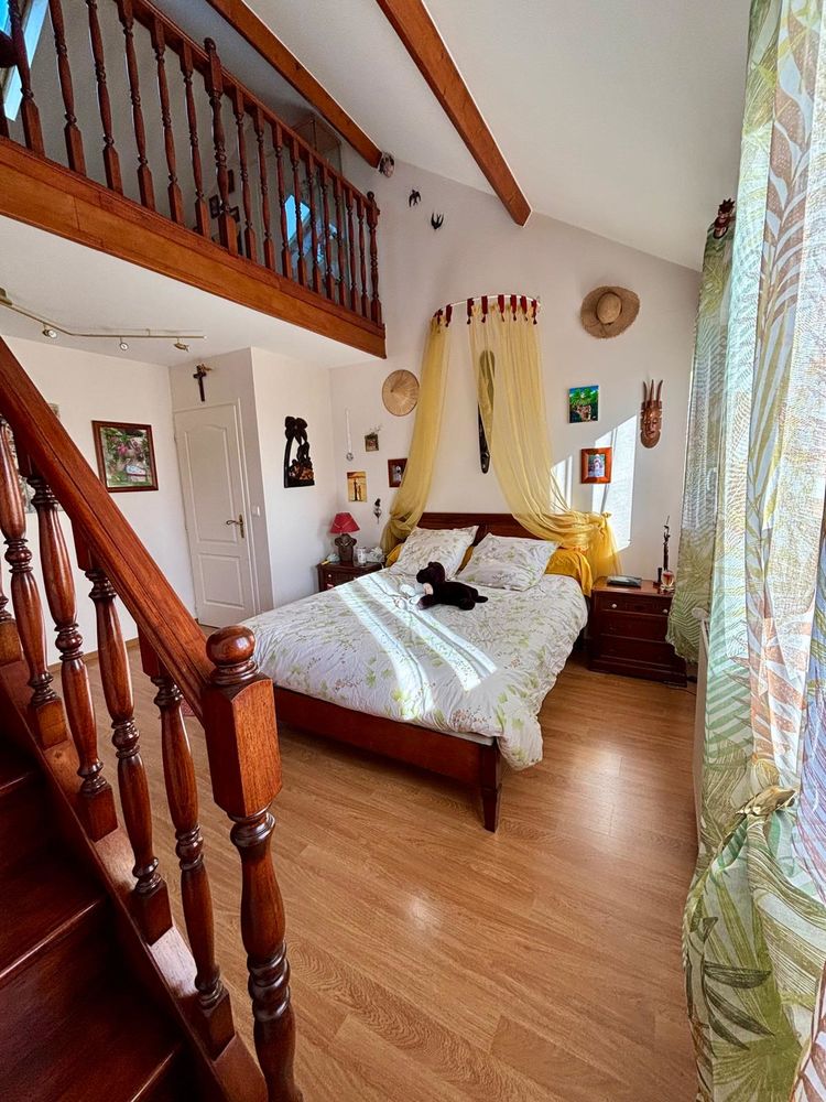 Maison familiale, 2 garages, Les Martraits