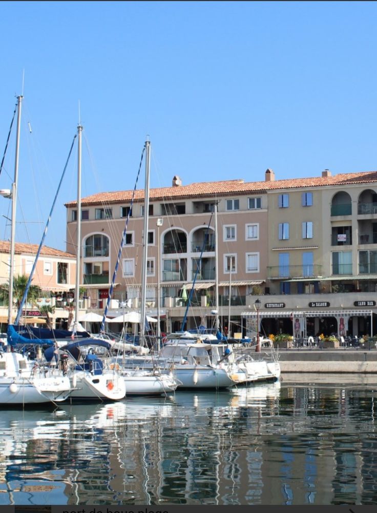 T2 Meublé et Climatisé avec vue sur le Port renaissance