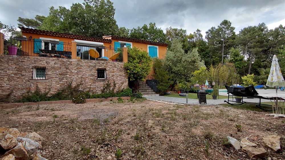 Villa familiale avec piscine plein sud - Besse sur Issole