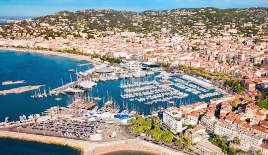 CENTRE RÉPUBLIQUE CANNES