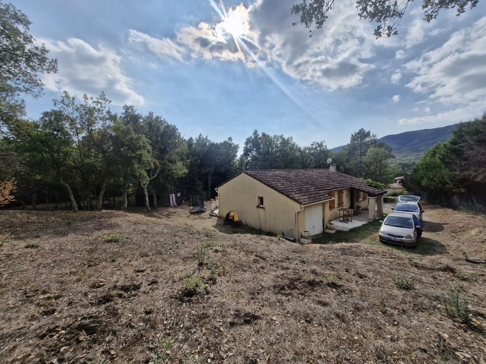 Maison Bagnols en Foret - 5000m2 de terrain