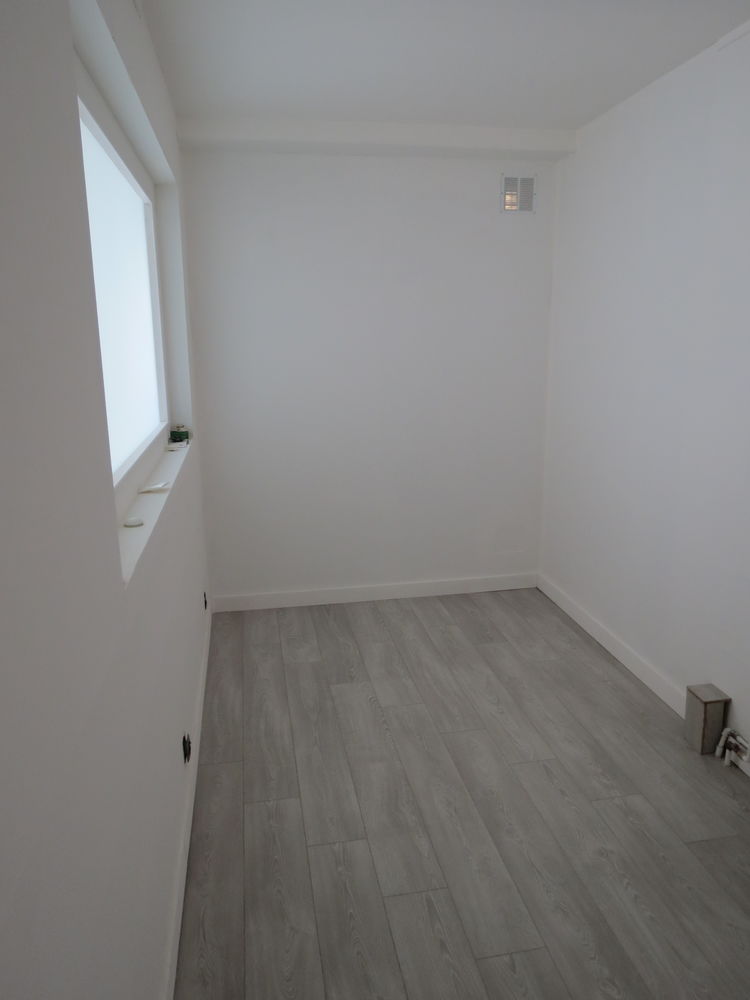 BUREAUX A REZE