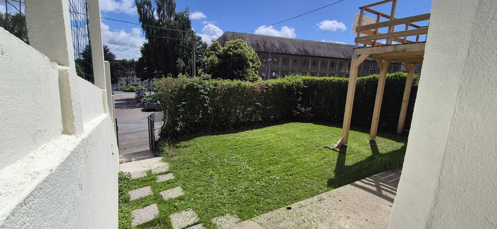 appartement f5 atypique avec jardin et terrasse
