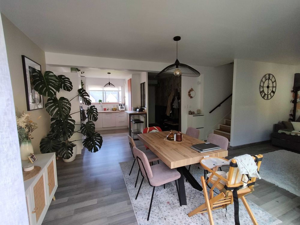 à€ VENDRE €" Maison mitoyenne charmante et prête à emménager €" Noyal-sur-Vilaine (35)