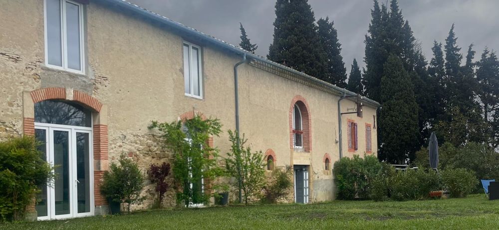 Mas Lauragais de 1000 M² habitables et terrain de 8000 M²