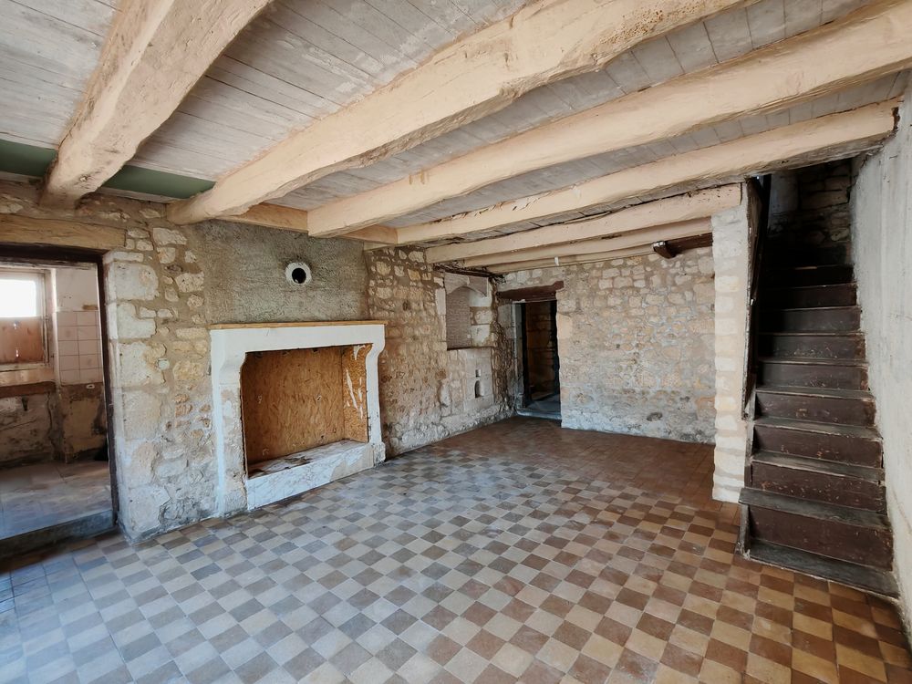 Maison 220 m2 à rénover au centre bourg de Bonneuil-Matours