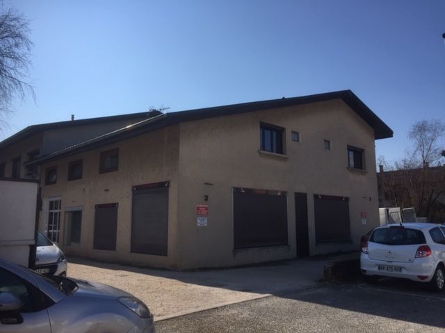 EYBENS T5 en DUPLEX Surface 90.66 M2 lois Carrez 120 M2 sol