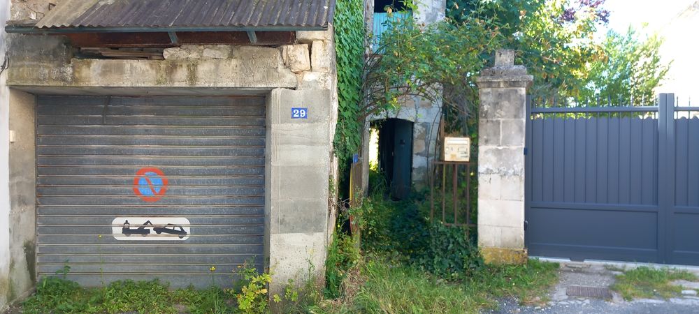 2 batisses à rénover à 100m du port de Saujon
