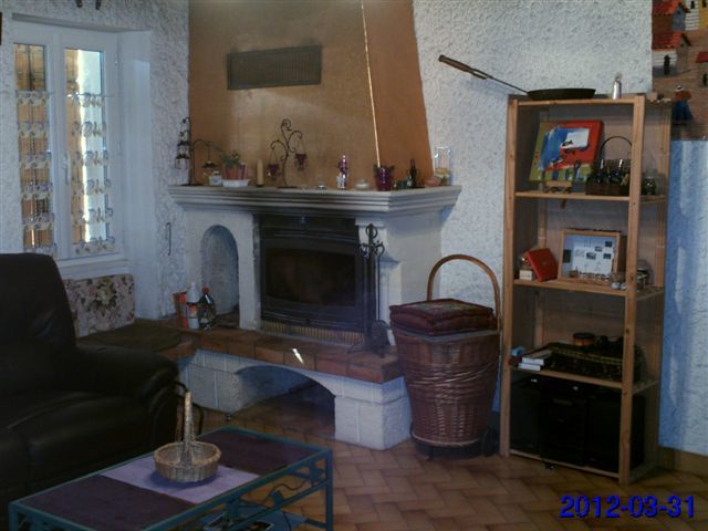 Petite maison avec un étage