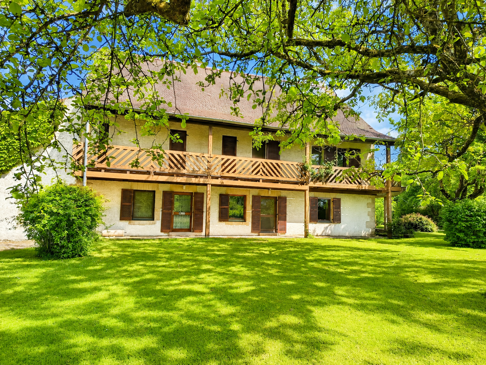 Maison d'architecte 270m² -Terrain 3 600 m² - Dole (Crissey)