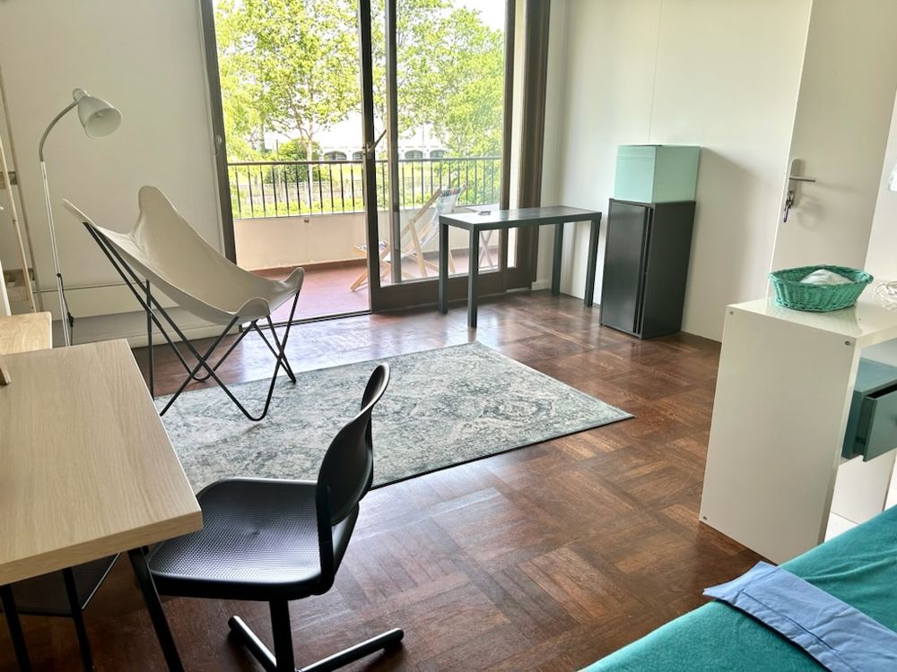 Chambre de 14 m 2 proche meublée 14 m 2 proche Rockefeller L
