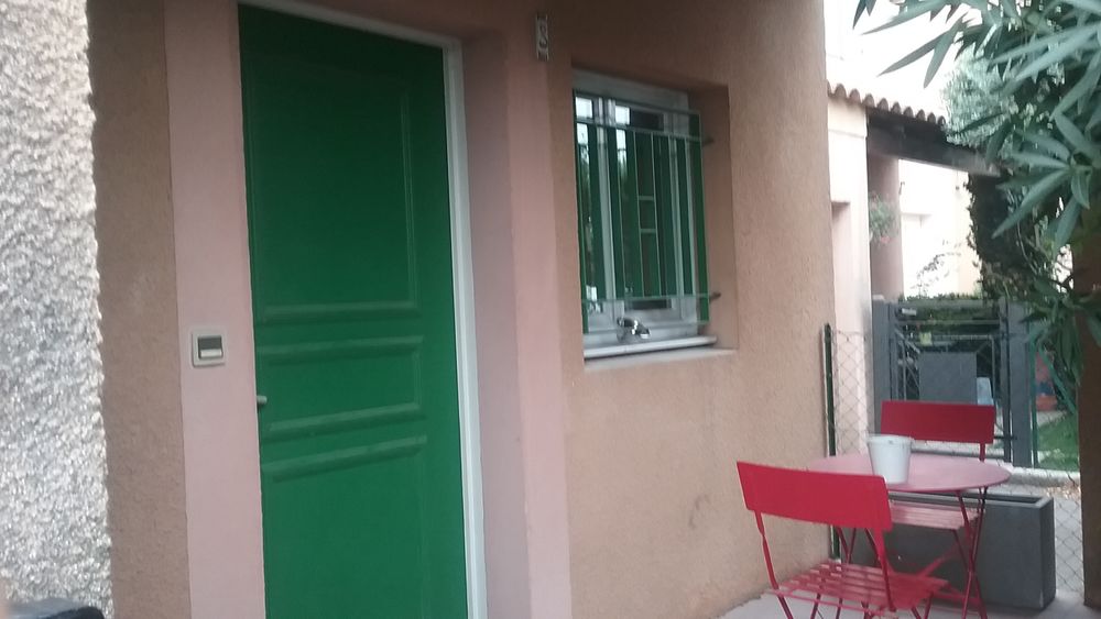 VILLA avec jardin et garage fermé + pk AIX-LUYNES