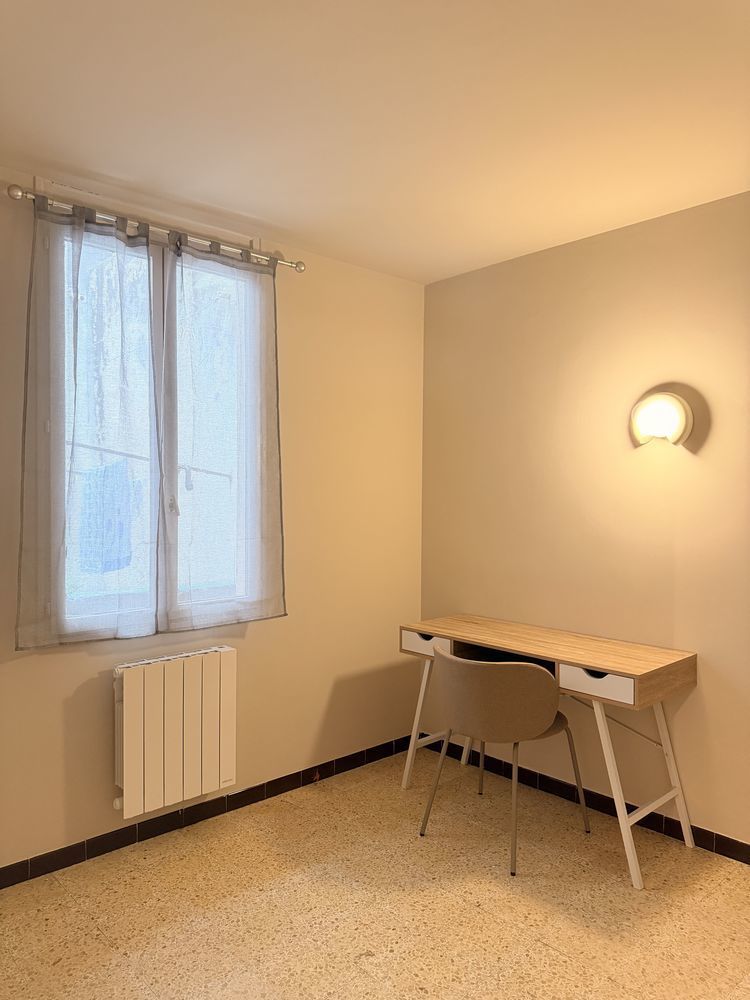 ðOE Superbe T3 meublé de standing €" Entièrement rénové €" Climatisation €" Cour intérieure €" Beaucaire