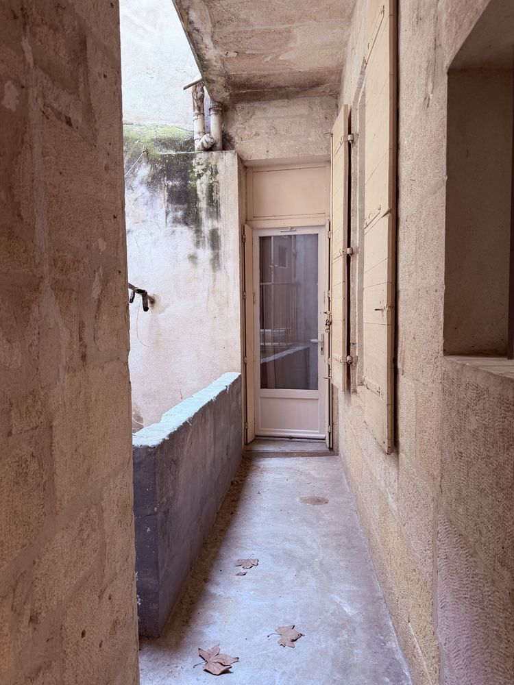 ðOE Superbe T3 meublé de standing €" Entièrement rénové €" Climatisation €" Cour intérieure €" Beaucaire