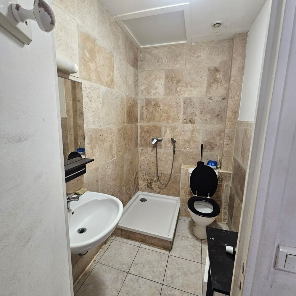 T2 ? 60 m² ? grande chambre de 20 m² ? libre immédiatement
