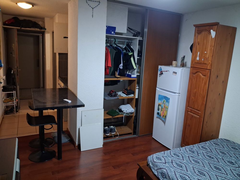 (libre de suite), studio, ste clotilde