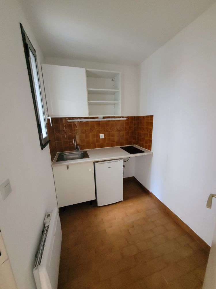 T1 libre avec deux ouvertures sur espaces verts