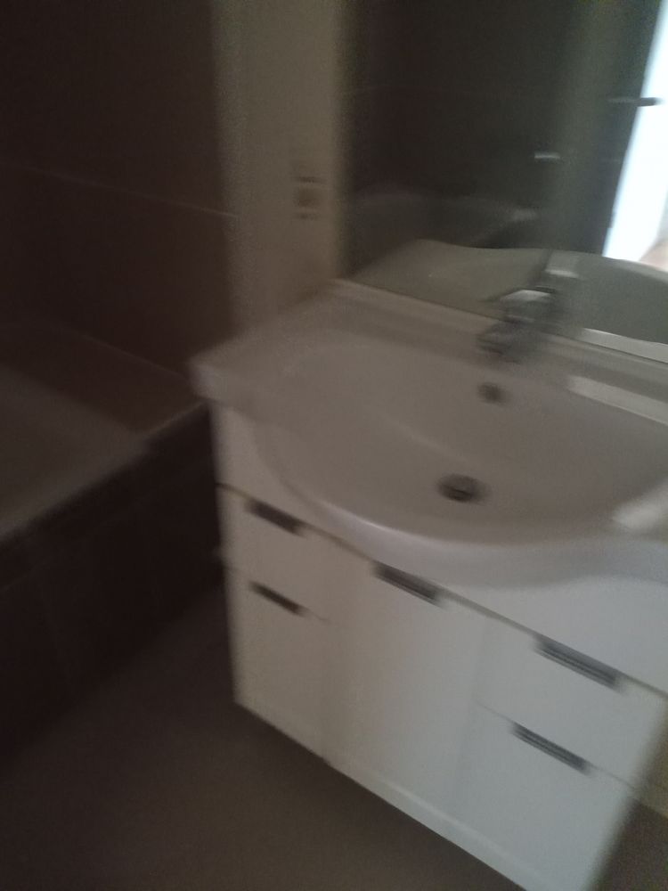 appartement F3 - loyer 740 euros brut- charges 87 euros